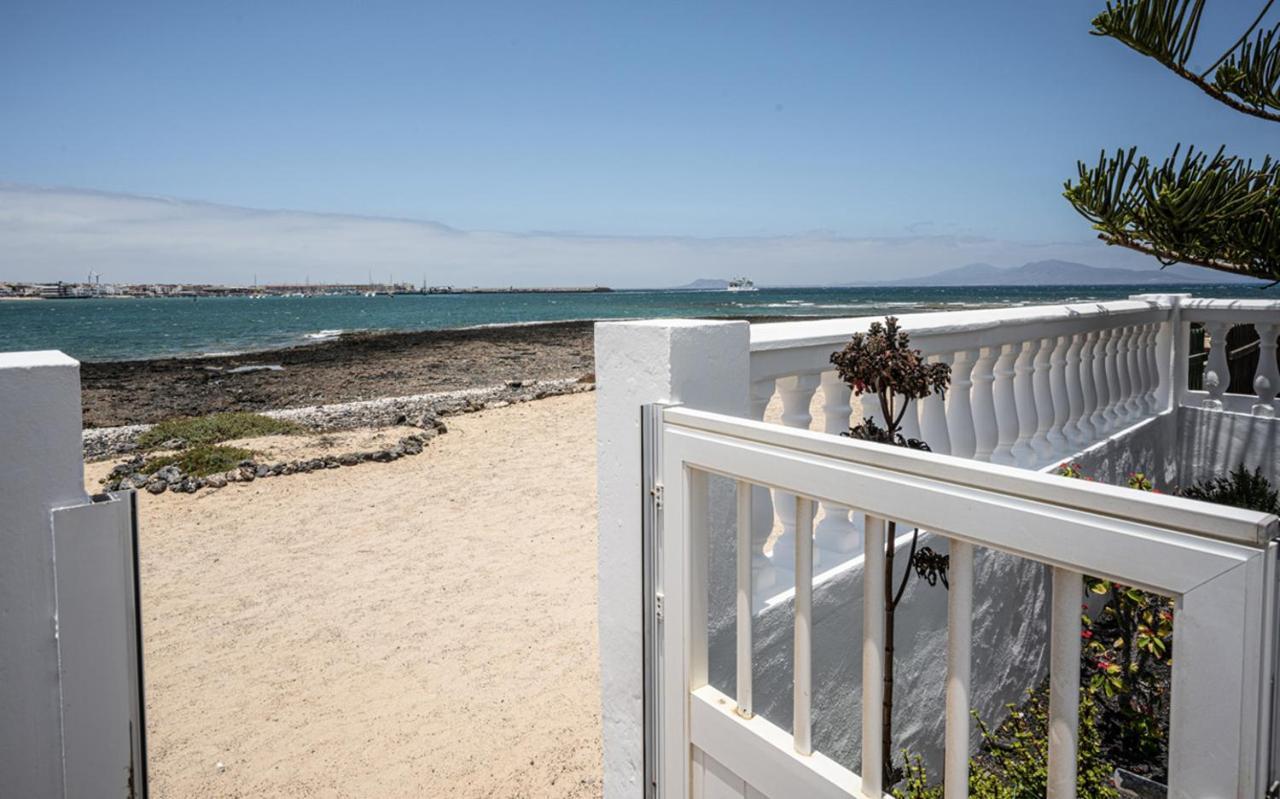 Villa La Maja Beachfront Corralejo Exterior photo